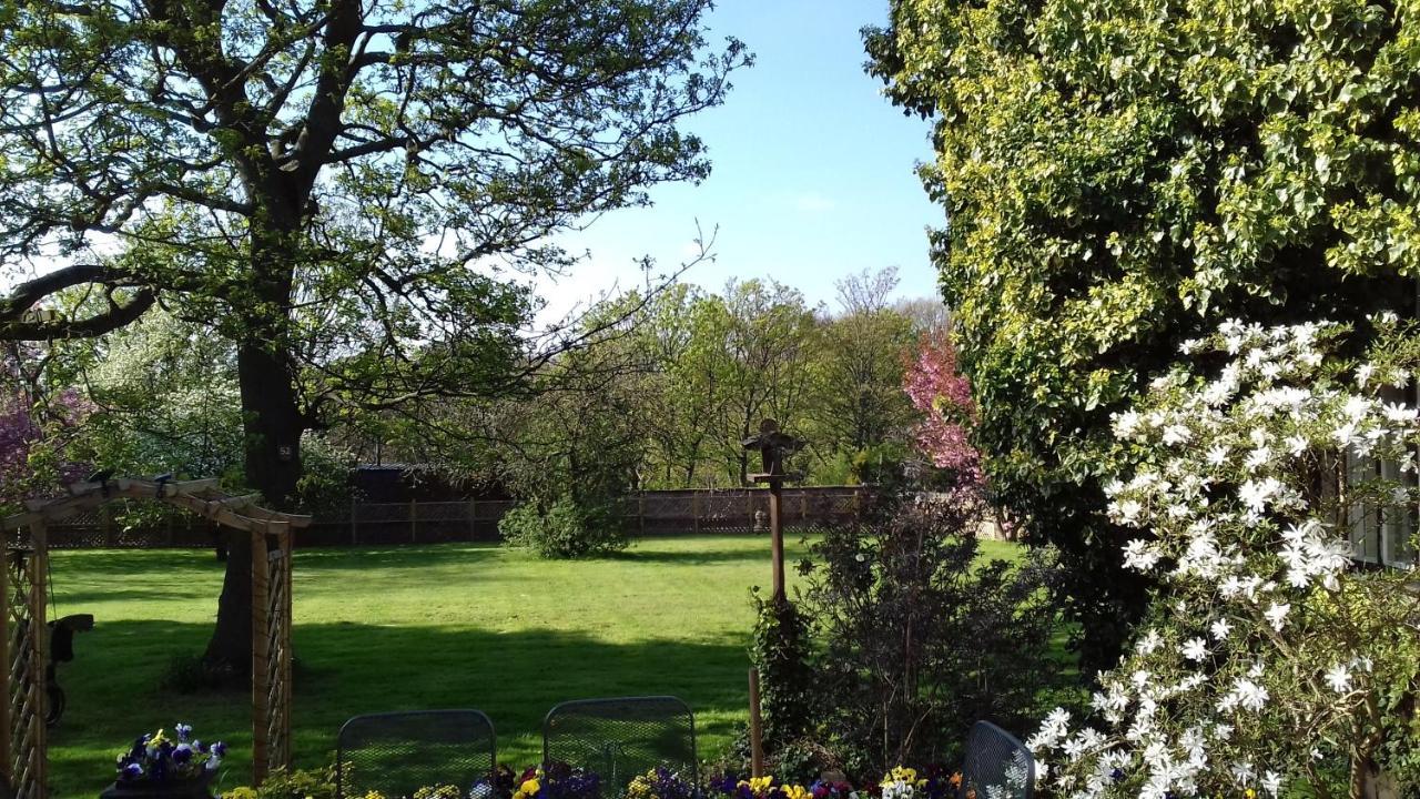 Heath House Bed and Breakfast Dewsbury Esterno foto